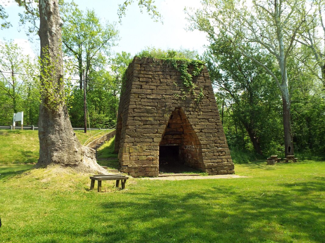Bourbon_Iron_Furnace_2