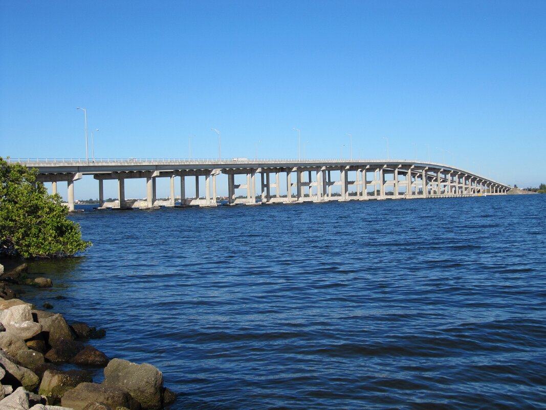 Melbourne_Causeway_Bridge_US_192